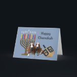 Basset Hound Chanukah Kaart Menorah Dreidel<br><div class="desc">Het herdenken van familie en vrienden tijdens het Chanoekaseizoen is een prachtige manier om contact te houden met de mensen waar je van houdt en waar je om geeft. Ik heb met liefde en zorg een Chanoekaartje voor honden gemaakt en ik ben er zeker van dat iedereen die van honden...</div>