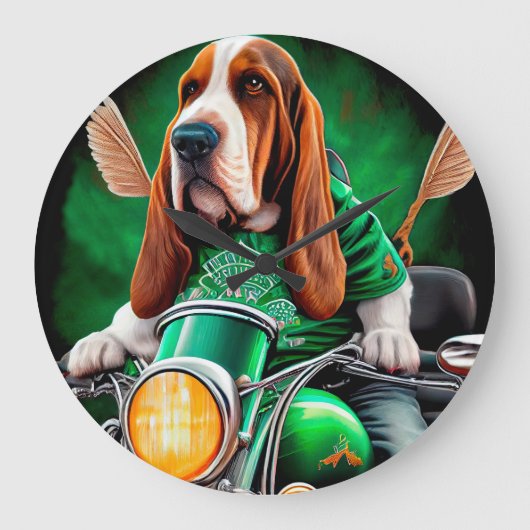 Basset Hound Dog fiets St. Patrick's Day Grote Klok (Voorkant)