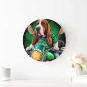 Basset Hound Dog fiets St. Patrick's Day Grote Klok (Huis)