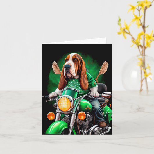 Basset Hound Dog fiets St. Patrick's Day Kaart (Gele Bloem)