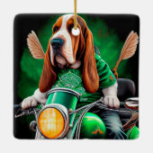 Basset Hound Dog fiets St. Patrick's Day Keramisch Ornament (Achterkant)