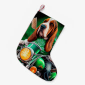 Basset Hound Dog fiets St. Patrick's Day Kleine Kerstsok (Voorkant (Hangend))