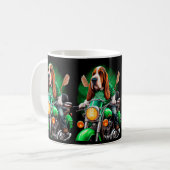 Basset Hound Dog fiets St. Patrick's Day Koffiemok (Voorkant links)