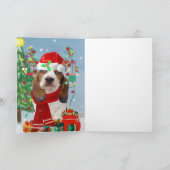 Basset Hound Dog in sneeuw met kerstcadeautjes Kaart (Binnen)