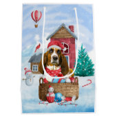Basset Hound Dog in sneeuwkersthondenhuis Medium Cadeauzakje (Achterkant)
