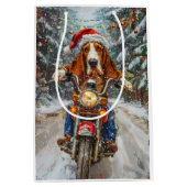 Basset Hound Dog Riding Motorcycle Kerstmis Medium Cadeauzakje (Voorkant)