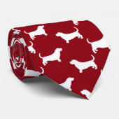 Basset Hound Dog Silhouettes Pattern Red en White Stropdas (Opgerold)