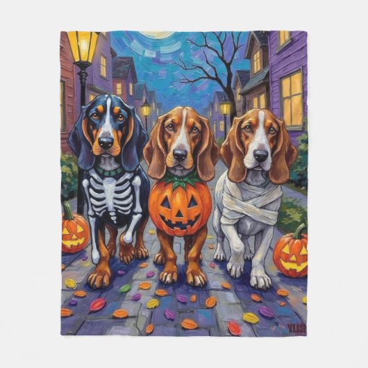 Basset Hound Dogs Trick-or-Treating tijdens Hallow Fleece Deken (Voorkant)