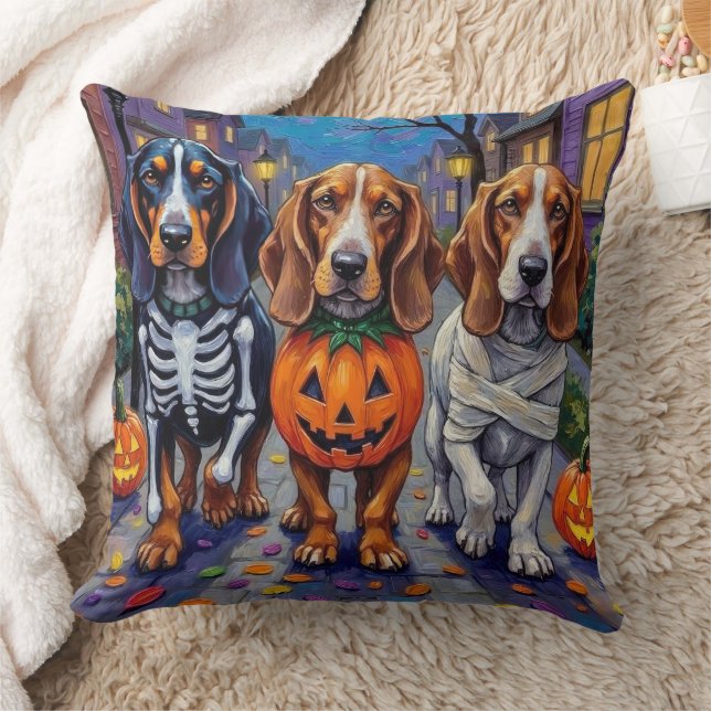 Basset Hound Dogs Trick-or-Treating tijdens Hallow Kussen (Deken)