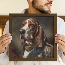 Basset Hound draagt napoleonkostuum