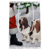 Basset Hound Gelooft Kerstmis Medium Cadeauzakje (Achterkant)