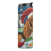 Basset Hound Holiday Baking: Feestelijke Kerst Thermosbeker (Gedraaid links)