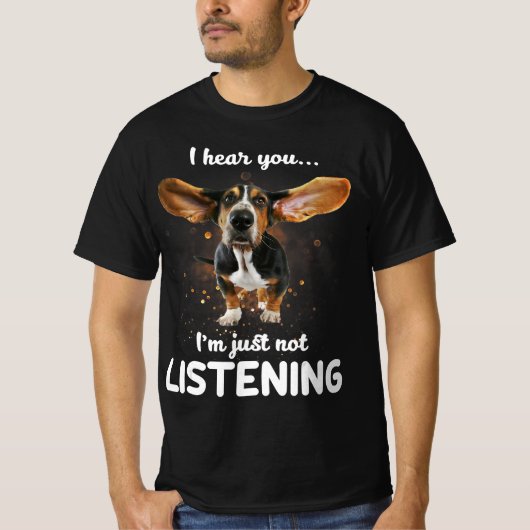 basset hound ik hoor dat je niet naar design luist t-shirt (Voorkant)