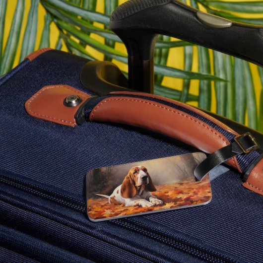 Basset Hound in herfstbladeren Herfst Inspire Bagagelabel (Achterkant Insitu 1)