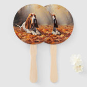 Basset Hound in herfstbladeren Herfst Inspire Handwaaier (Voorkant en achterkant)