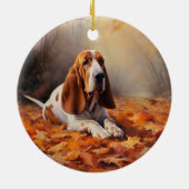 Basset Hound in herfstbladeren Herfst Inspire Keramisch Ornament (Achterkant)