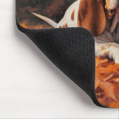 Basset Hound in herfstbladeren Herfst Inspire Muismat (Hoek)