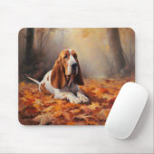Basset Hound in herfstbladeren Herfst Inspire Muismat (Met muis)