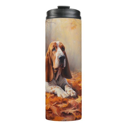 Basset Hound in herfstbladeren Herfst Inspire Thermosbeker (Voorkant)