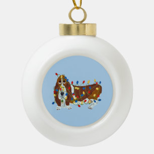 Basset Hound in Kerstverlichting Verward Keramische Bal Ornament
