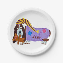 Basset Hound in pyjama met teddybeer