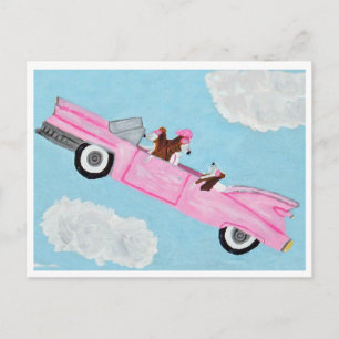 Basset Hound in roze cabriolet in de lucht kaart
