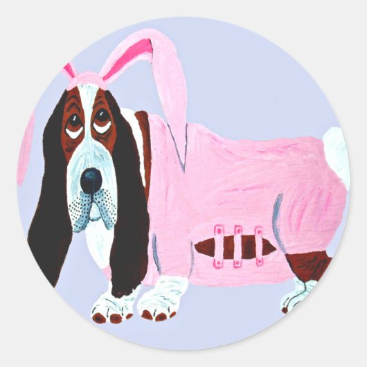Basset Hound in roze konijnenpak Ronde Sticker (Voorkant)