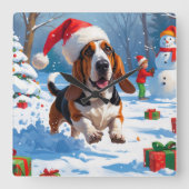 Basset Hound Kerst Feestelijke Sneeuwscène Vierkante Klok (Voorkant)