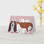 Basset Hound met konijnenvrienden Kaart (Gele Bloem)
