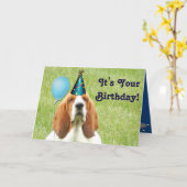 Basset Hound met party pet Verjaardagskaart Kaart (Gele Bloem)