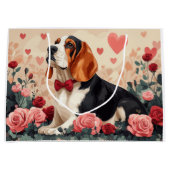 Basset Hound met Rozen - Valentijnsdag Groot Cadeauzakje (Voorkant)
