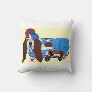 Basset Hound met trekspeeltje  Kussen