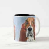 Basset Hound Named Watson a Hand Drawn Creation Tweekleurige Koffiemok (Voorkant rechts)