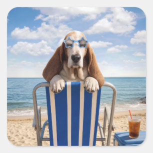 Basset Hound op strandstoel Vierkante Sticker