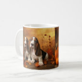 Basset Hound Puppy Herfst Verrukking Pompoen Koffiemok (Voorkant links)