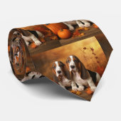 Basset Hound Puppy Herfst Verrukking Pompoen Stropdas (Opgerold)