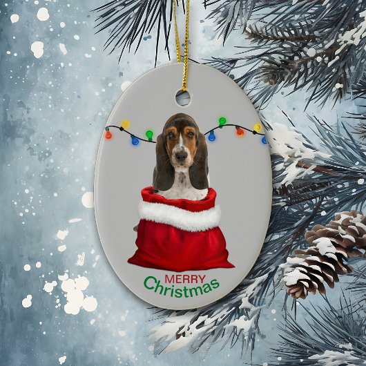 Basset Hound Puppy in cadeautas met kerstmis Keramisch Ornament