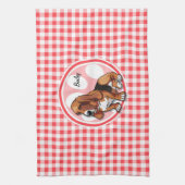 Basset Hound; Rode en Witte Gingham Theedoek (Verticaal)