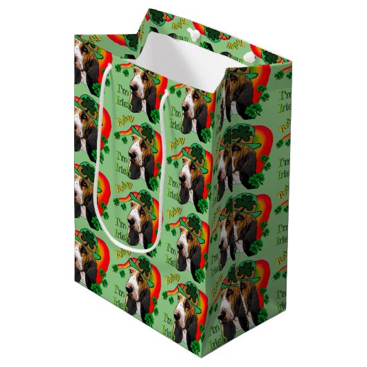 Basset Hound Saint Patricks Day Medium Cadeauzakje (Voorkant Gekanteld)