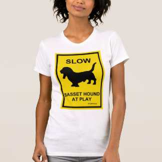 Basset Hound Slow bij Play T-Shirt