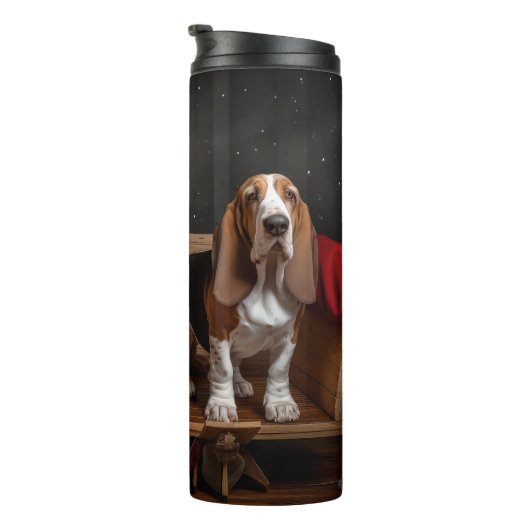 Basset Hound Snowy Sleigh Kerst Decor Thermosbeker (Geroteerd rechts)