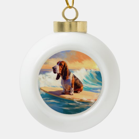 Basset Hound Strand Surfen Schilderij Keramische Bal Ornament (Voorkant)