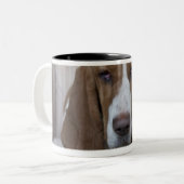 Basset Hound Tweekleurige Koffiemok (Voorkant links)
