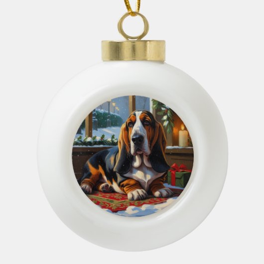 Basset Hound With Christmas Lights Holiday  Keramische Bal Ornament (Voorkant)