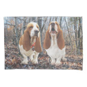 Basset Hounds in Bos, Basset Hound Pillow Hoesje Kussensloop (Voorkant)