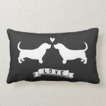 Basset Hounds Love - Dog Silhouettes w/Heart Kussen<br><div class="desc"></div>
