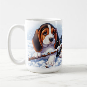 Basset Puppy Spelen Met Een Stok In De Wintersneeu Koffiemok