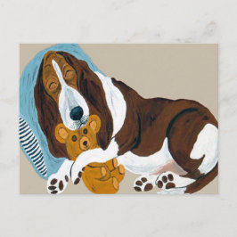 Basset slaapt met teddybeer briefkaart