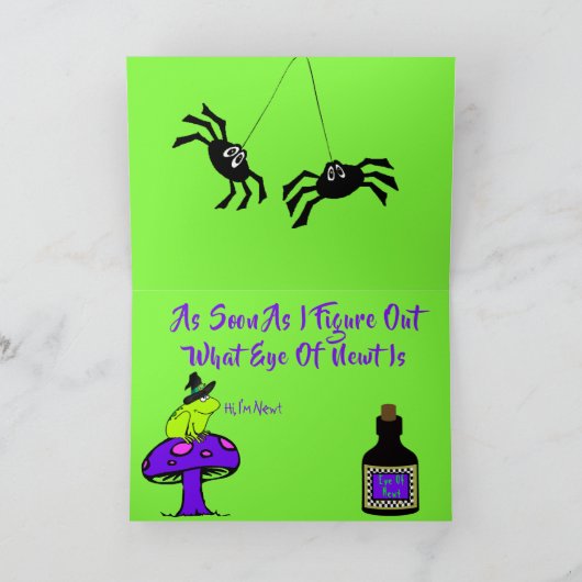 Basset "Witch" met Frog & Cauldron op Halloween Ka Kaart (Binnen)