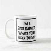 Bassgitarist Super Talent. Koffiemok (Links)